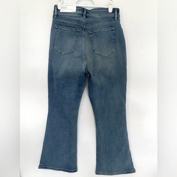 LOFT OUTLET Petite Flare Crop Jeans-Curvy Fit - Picture 4 of 8